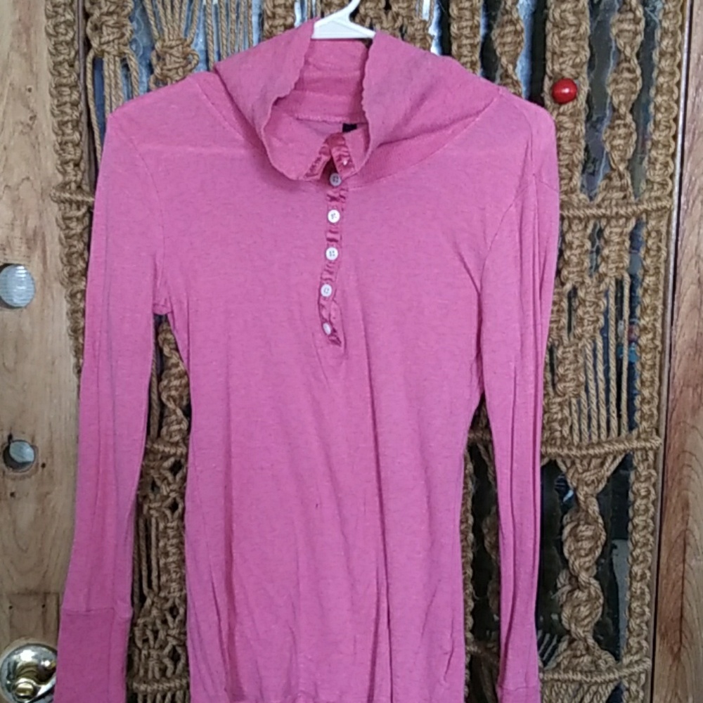 Lightweight old navy shirt